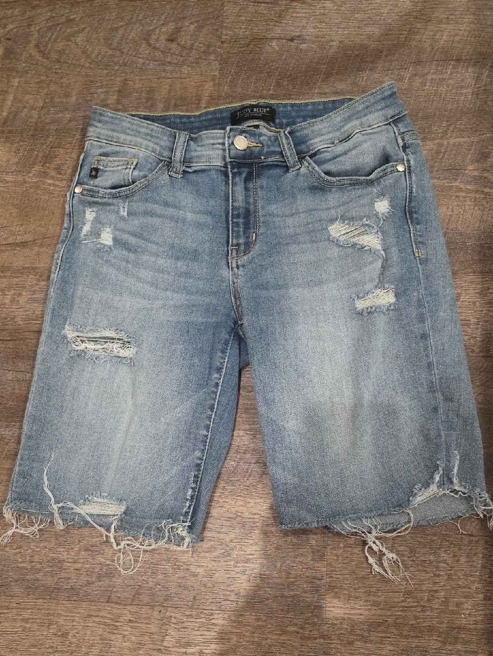 Judy Blue Distressed Bermuda Short Size Small